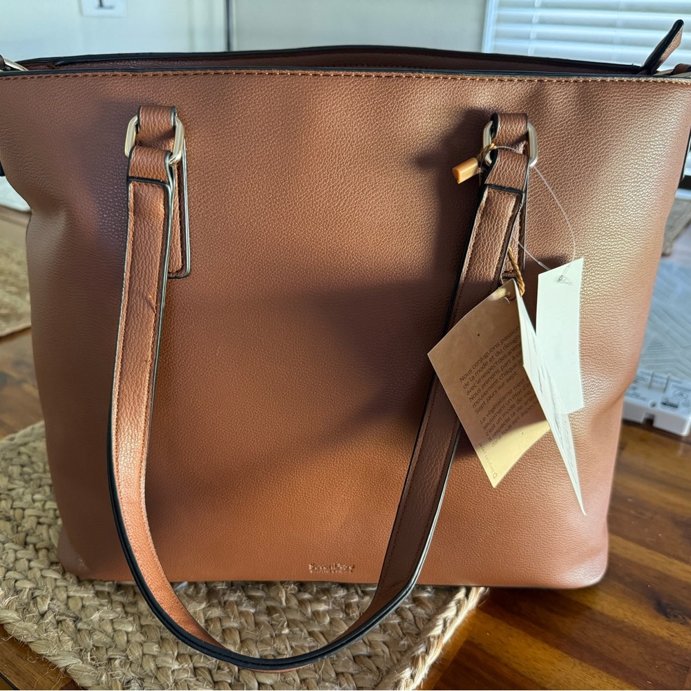 Seven days tan color handbag - never used with tags